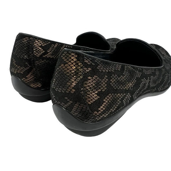 Dansko Olivia Bronze Snakeskin Print Loafer Size 37 - Picture 8 of 9